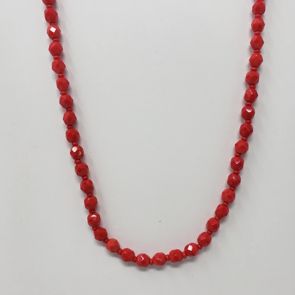 Red Glass Faceted Bead Strand Necklace Vintage - Picture 2 of 6